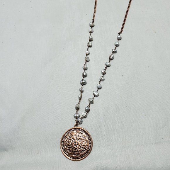 BKE copper brass pendant coin  necklace with baroque pearls - Picture 5 of 7